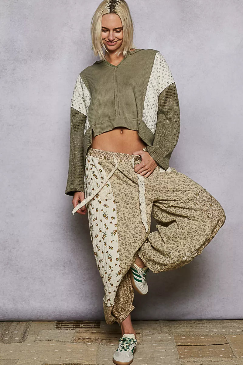 POL Mix Thermal Floral Pattern Quilted Knit Cropped Top with Raw Edge Detail