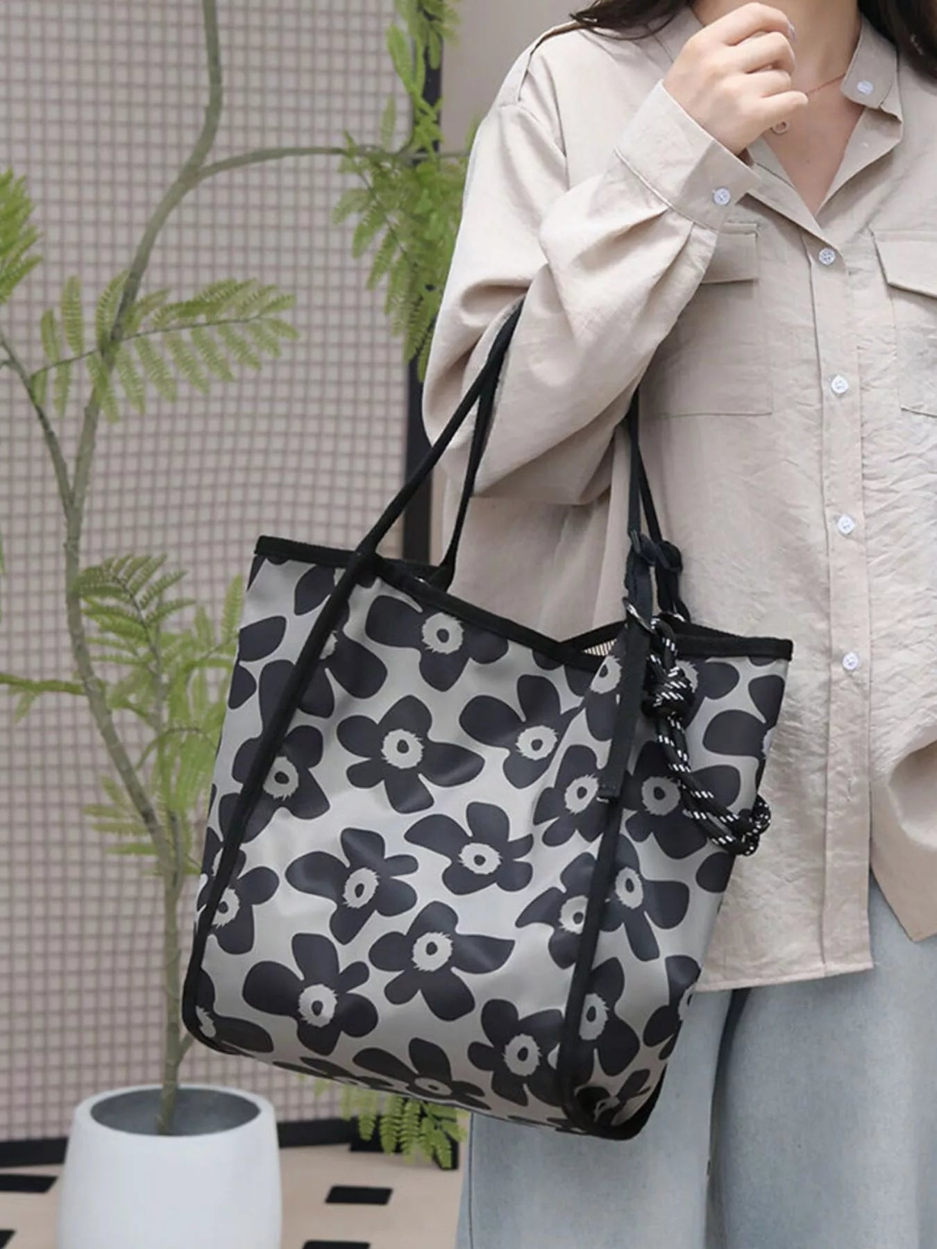 Floral Print Lightweight Shoulder Bag