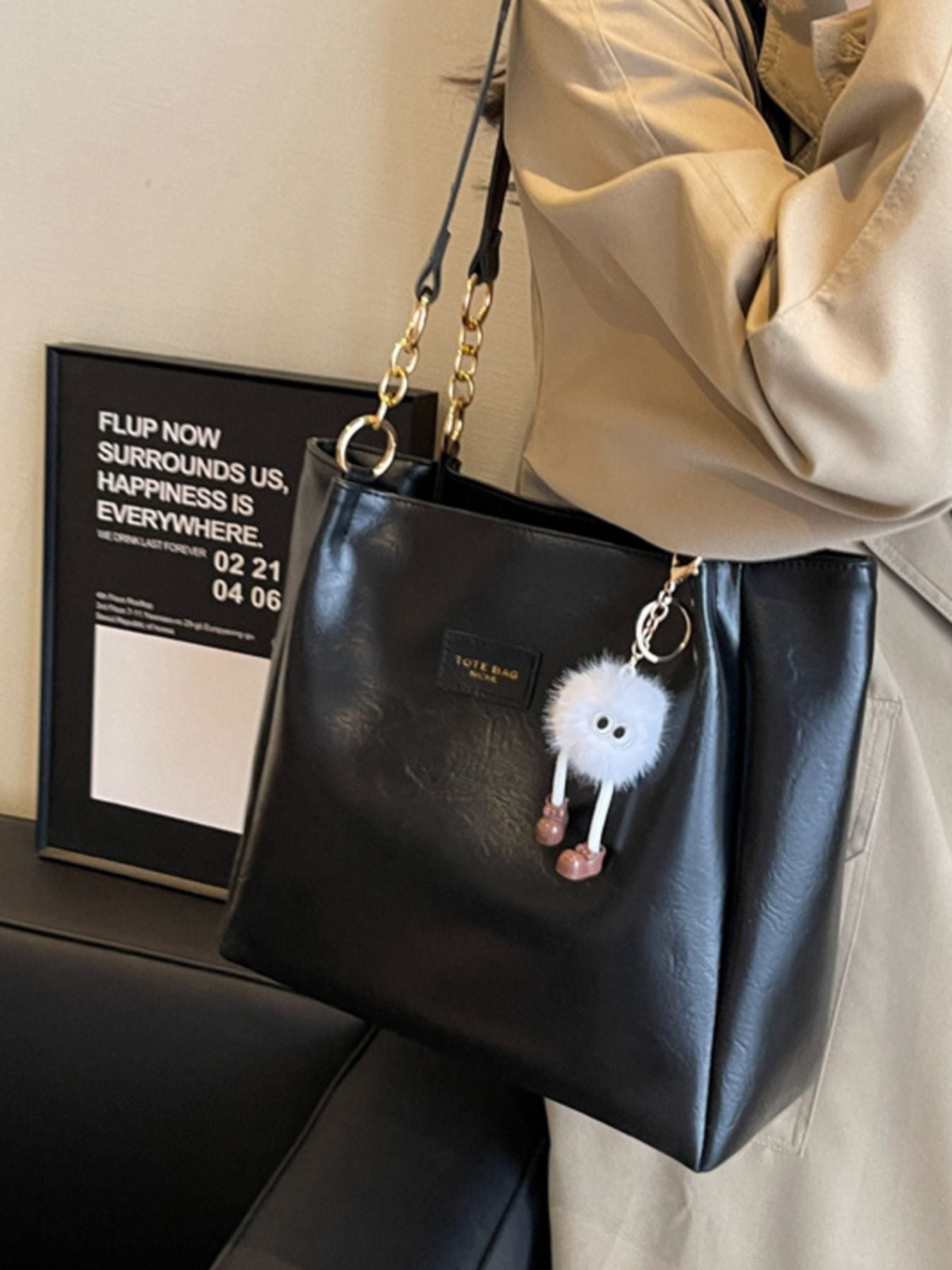 Chain Decor Leather Shoulder Bag