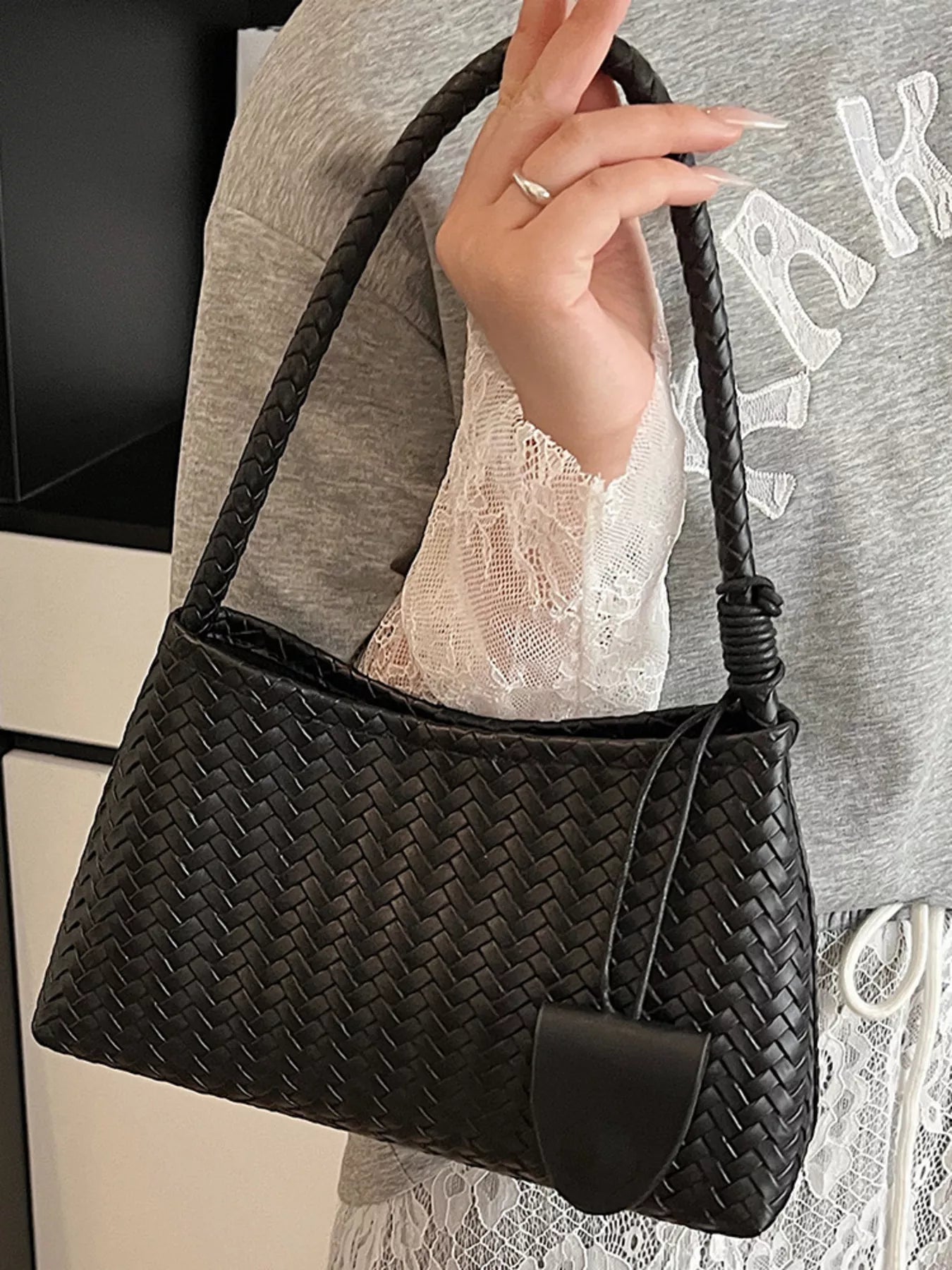 Woven Lightweight Shoulder Bag
