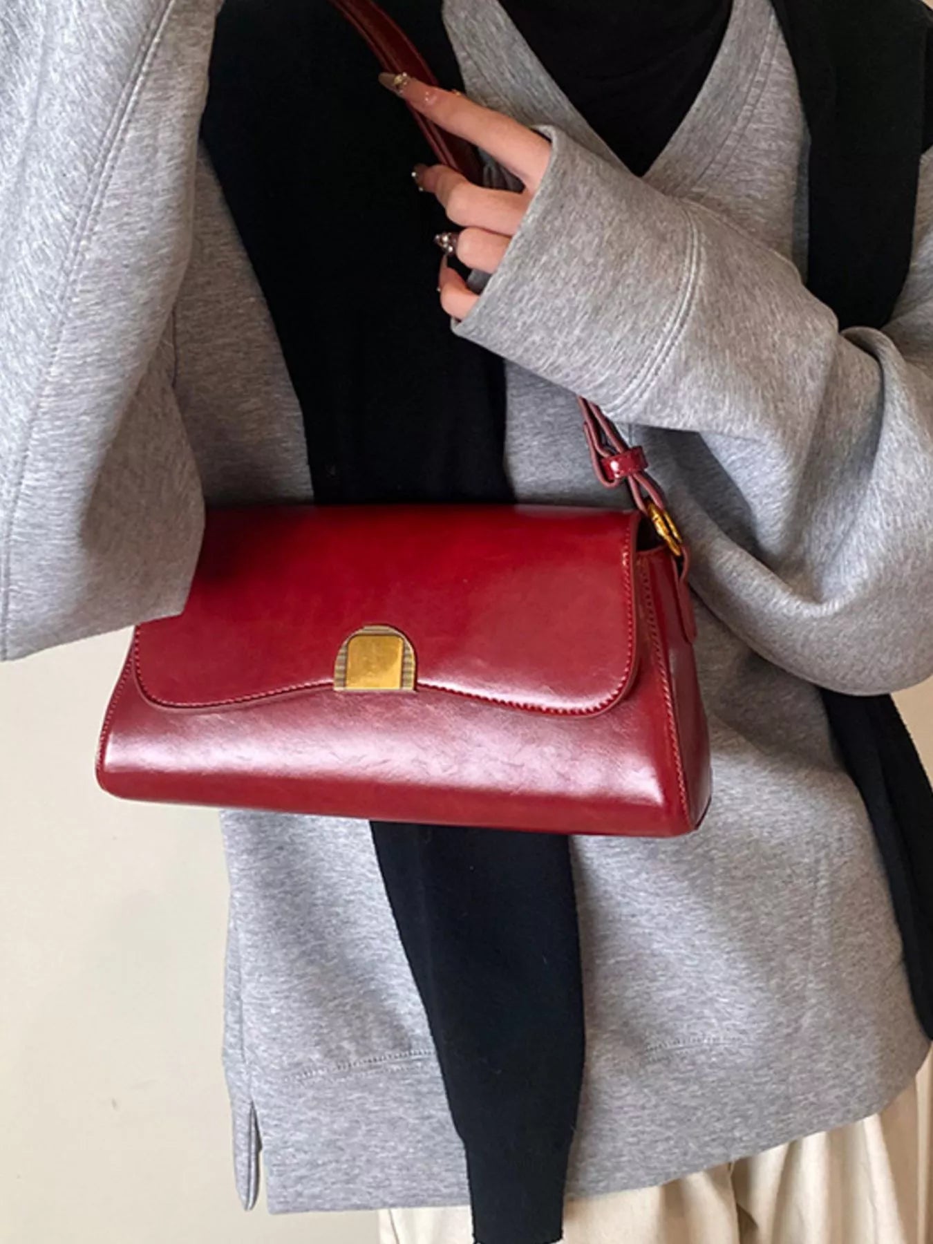 Golden Clasp Shoulder Bag