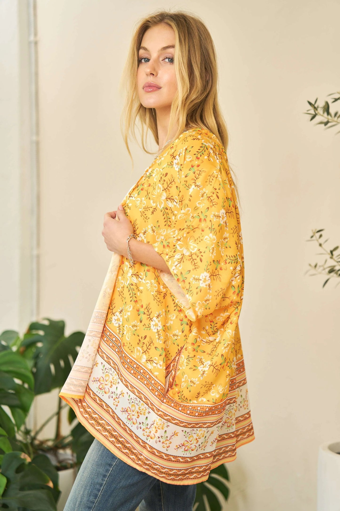 Davi & Dani Floral Printed Short Sleeve Loose Fit Kimono Cover Up