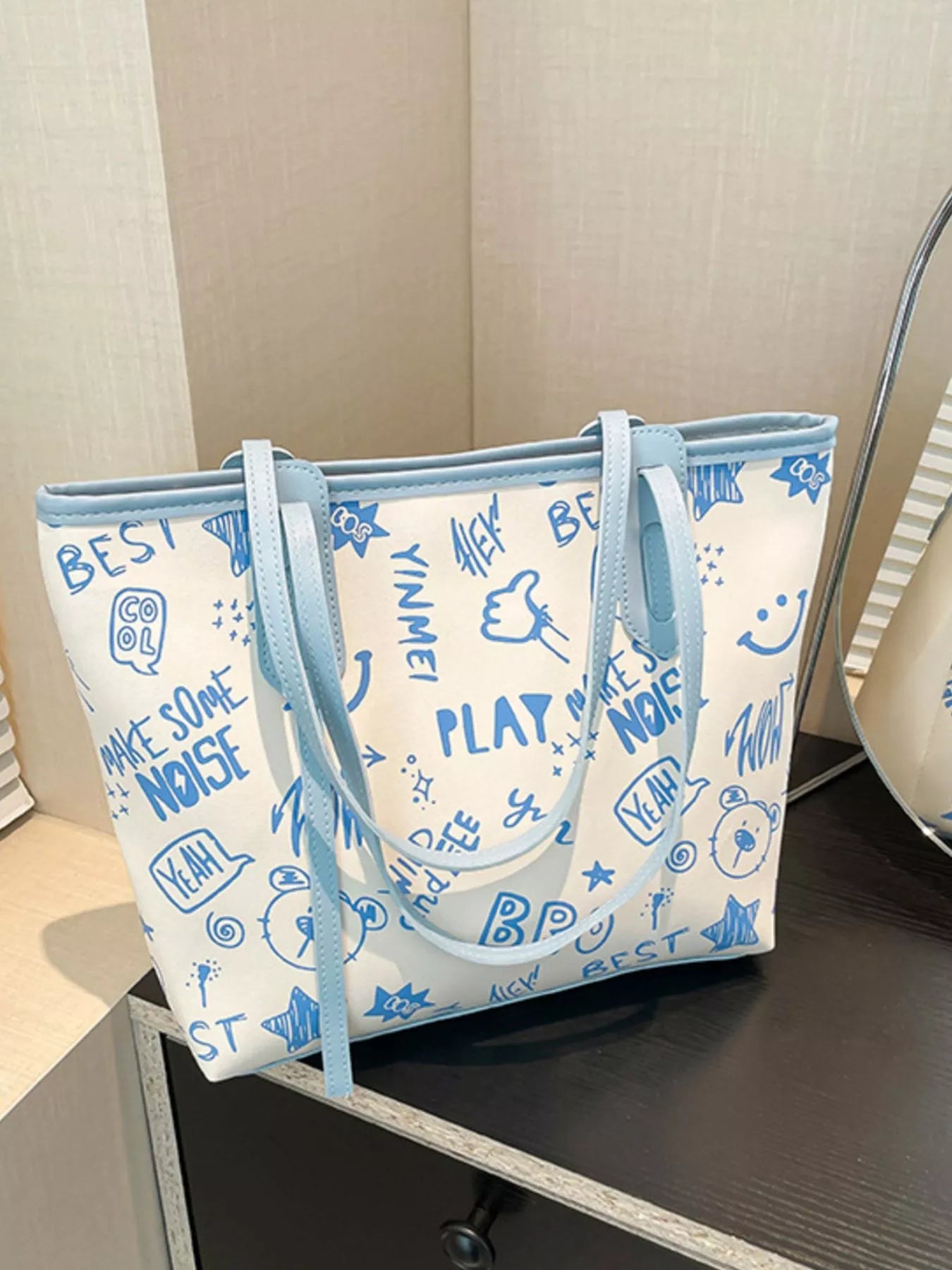 Graffiti Print Casual Tote Bag
