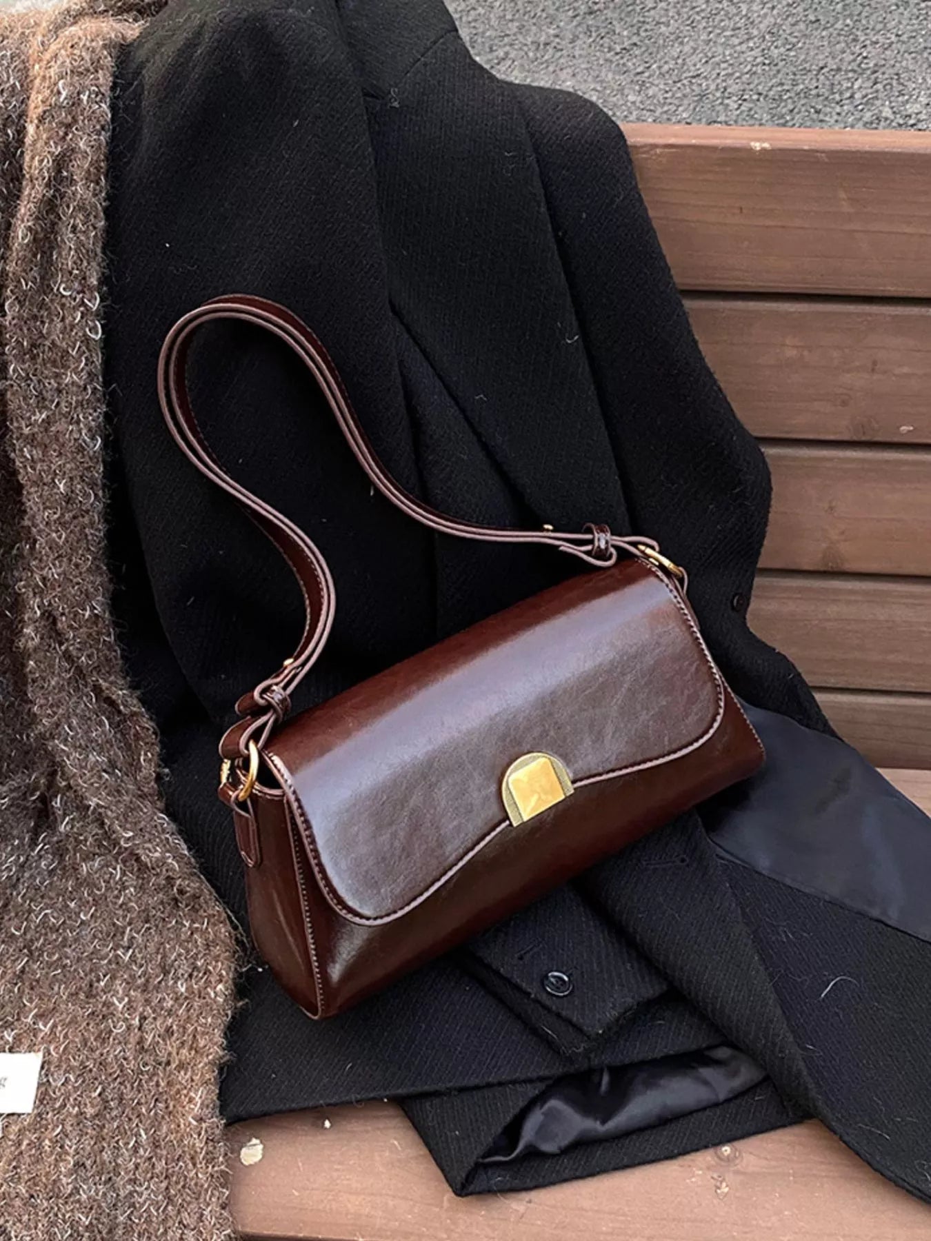 Golden Clasp Shoulder Bag