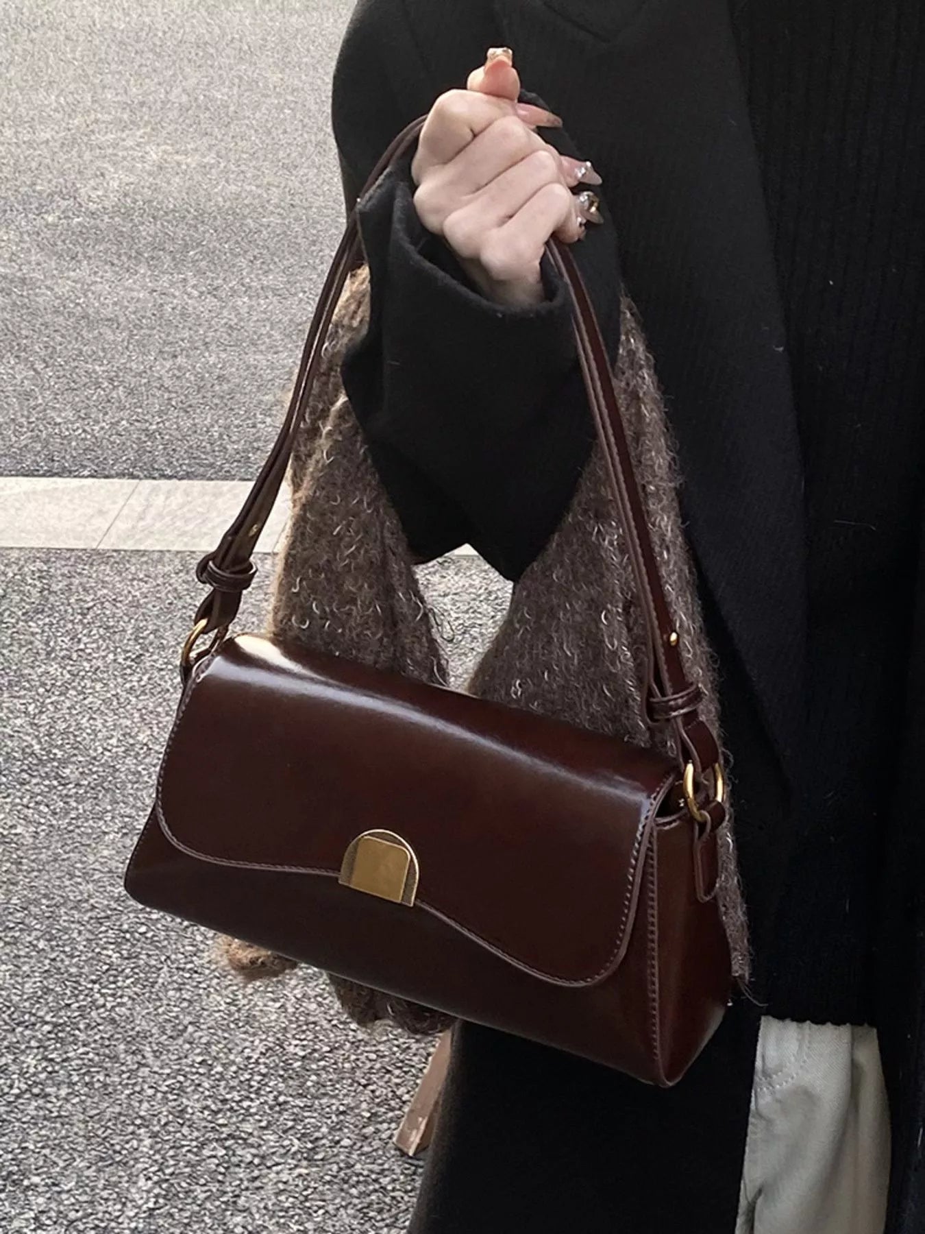 Golden Clasp Shoulder Bag
